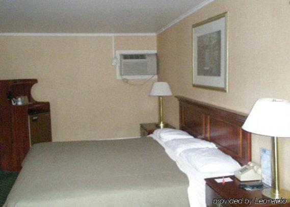 Hyannis Host Inn Habitación foto